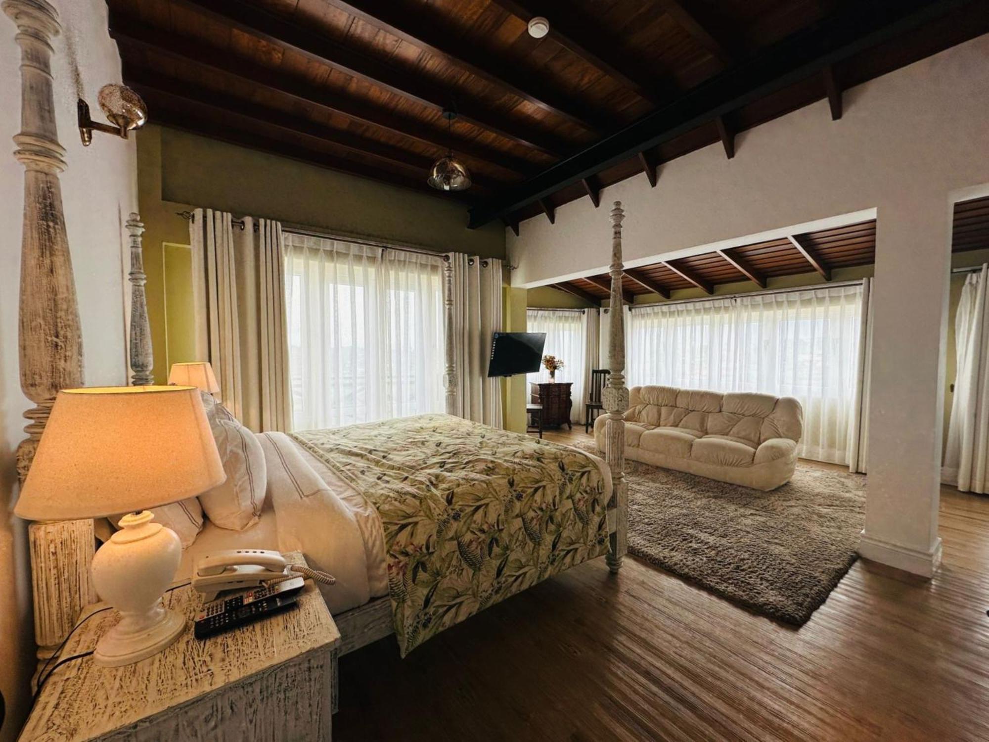 Pedro Barn Hotel At Little England Cottages 努沃勒埃利耶 外观 照片