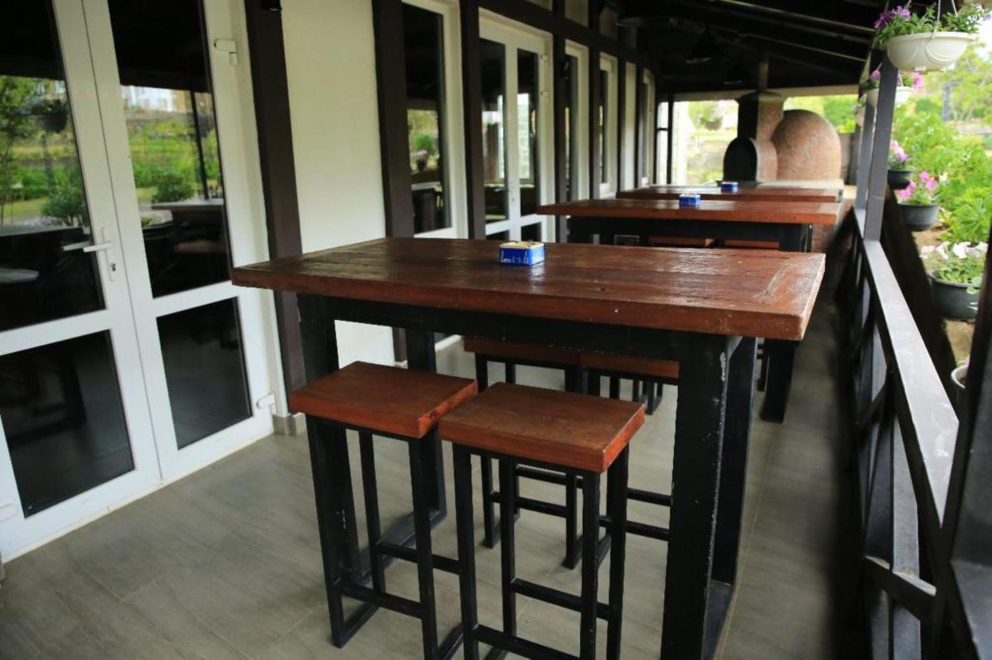 Pedro Barn Hotel At Little England Cottages 努沃勒埃利耶 外观 照片