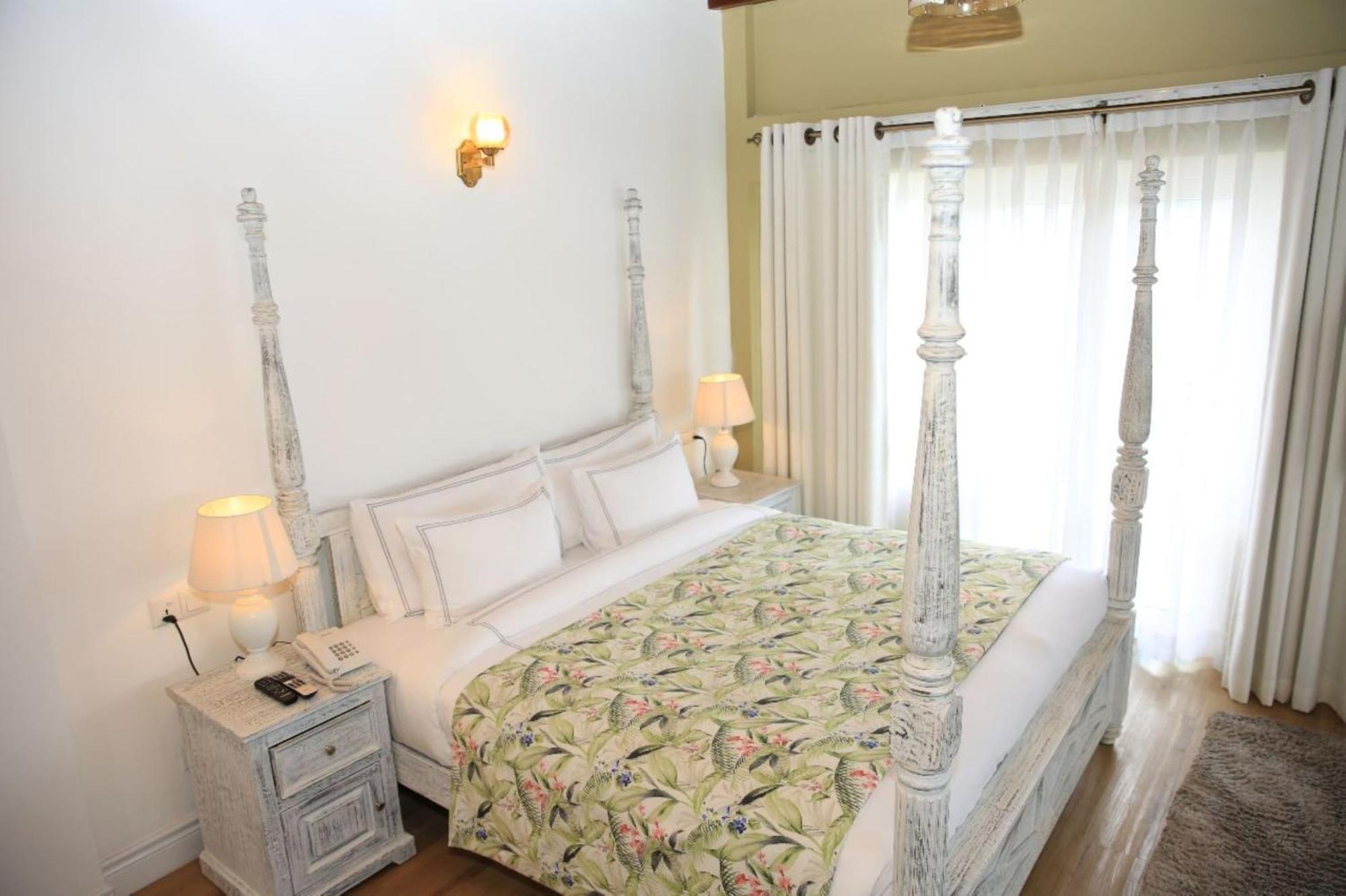 Pedro Barn Hotel At Little England Cottages 努沃勒埃利耶 外观 照片